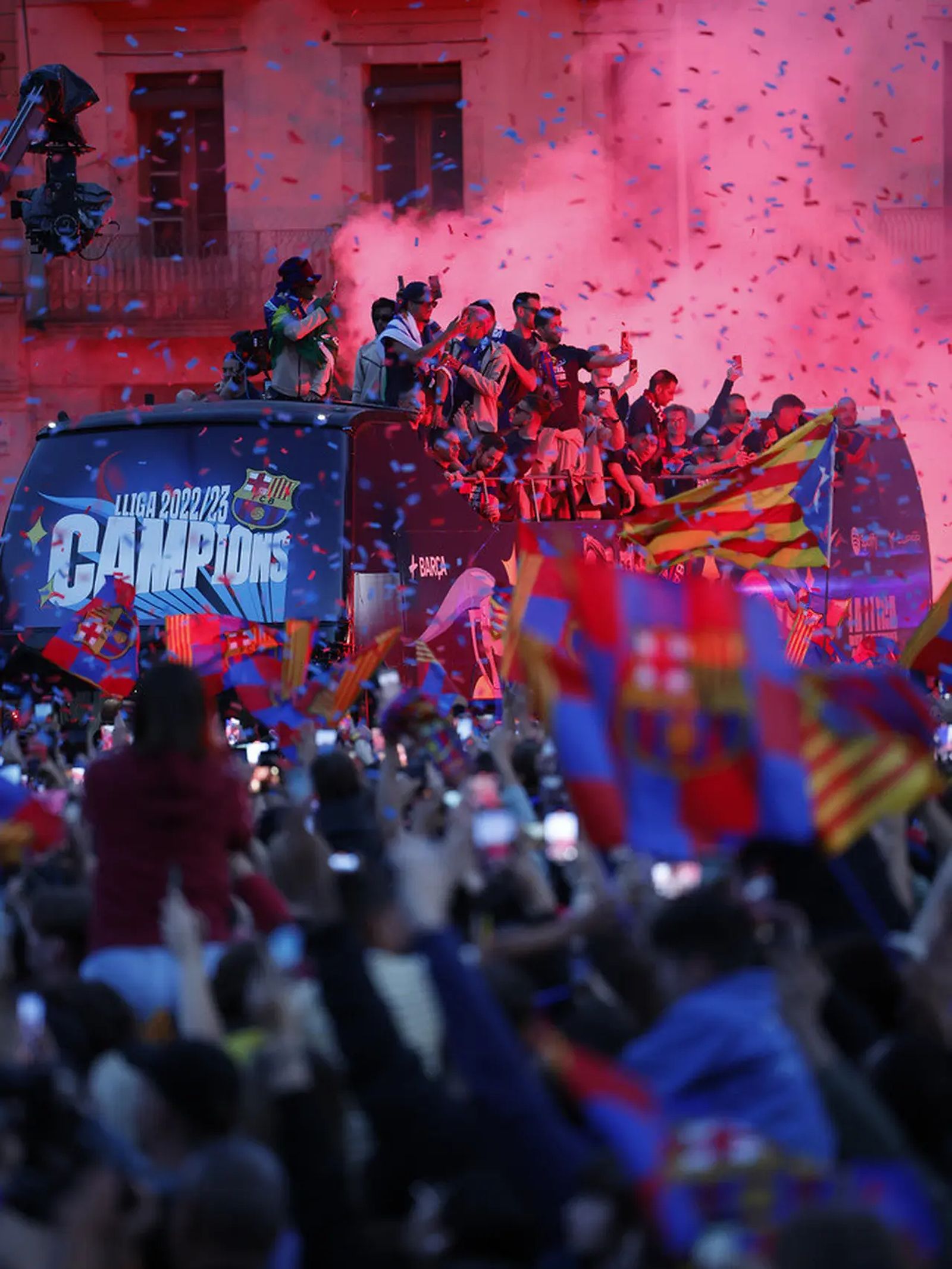 Barcelona Gelar Parade Bus Atap Terbuka Rayakan Juara Liga Spanyol