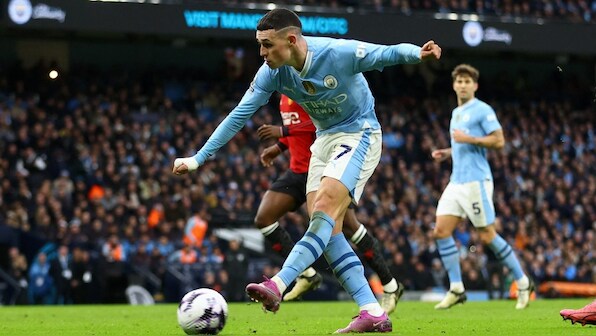 Derby Manchester Pertempuran Abadi di Lapangan Hijau