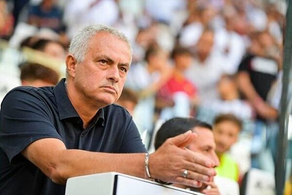 Jose Mourinho, pelatih sepak bola ternama