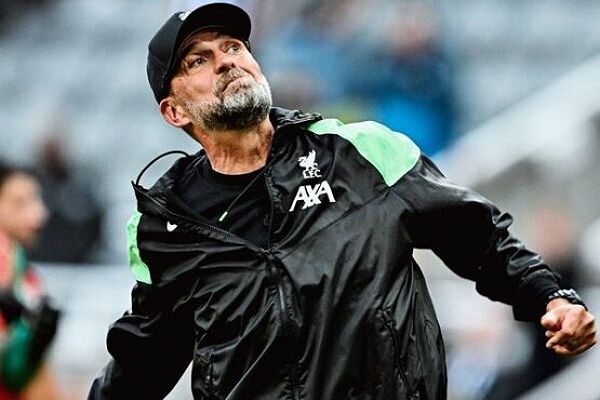 Jurgen Klopp, pelatih Liverpool yang berkarisma