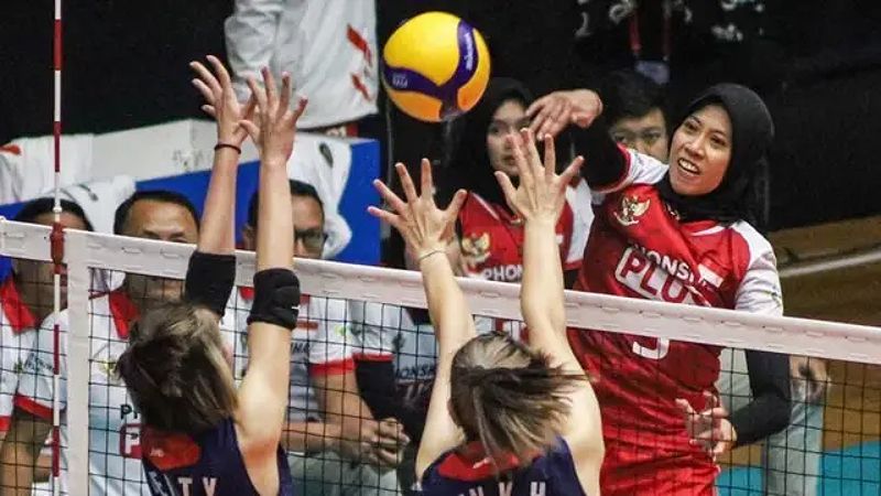 Megawati Hangestri Pertiwi melakukan smes pada pertandingan AVC Challenge Cup 2023