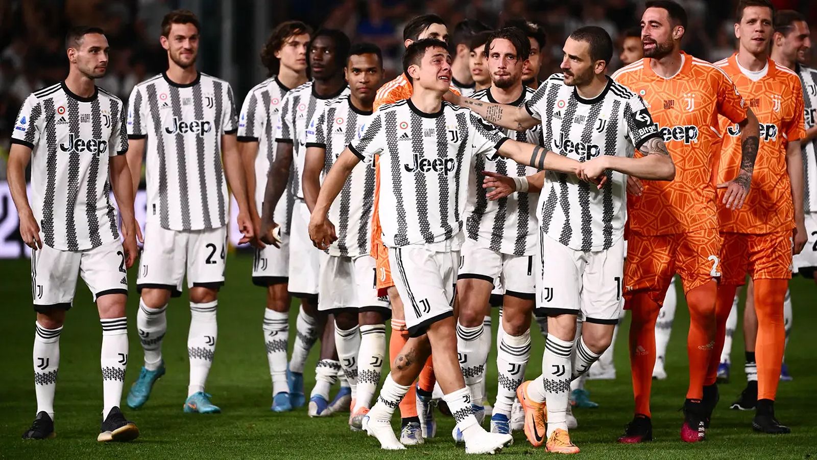 Momen Perpisahan Chiellini dan Dybala Bersama Juventus