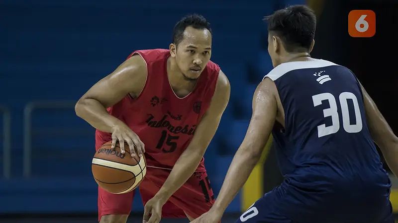 Bounce Pass Adalah Teknik Memberi Umpan dalam Basket, Begini Cara Melakukannya