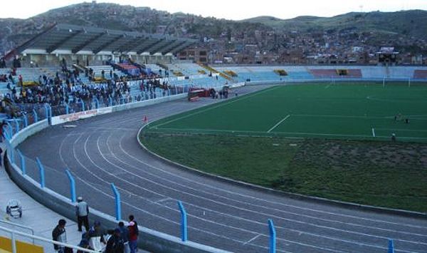 Estadio Enrique Torres Bolen, salah satu stadion tertinggi di dunia.