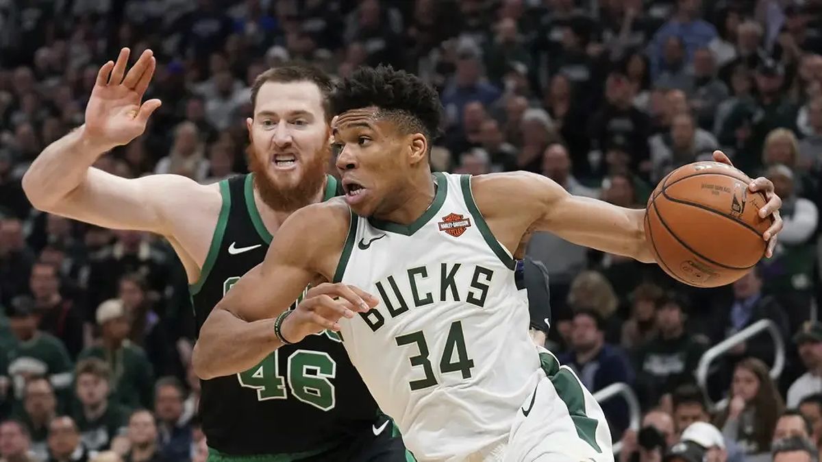 Giannis Antetokounmpo (34) memimpin Bucks kalahkan Celtics pada semifinal Wilayah Timur NBA