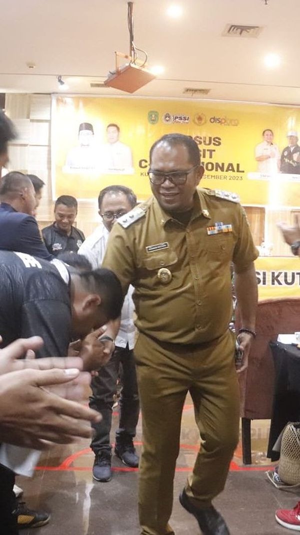 Pesan Wabup Kasmidi ke Peserta Kursus Wasit Nasional C III: Harus Tegakkan Aturan