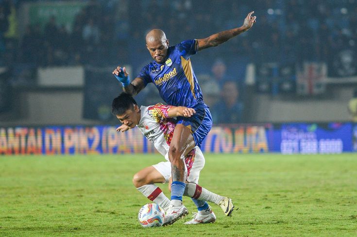 Rangkaian Laga Kandang dan Tandang Persib Bandung